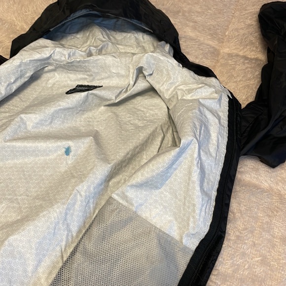 The North face Rain Jacket 🧥 - Picture 8 of 8